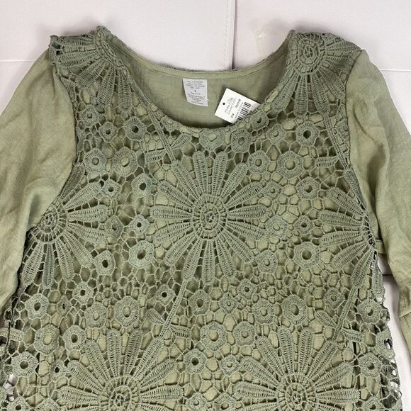 Boutique Lace Floral Overlay 3/4 Sleeve Tunic Top Size S NWT - Picture 2 of 8